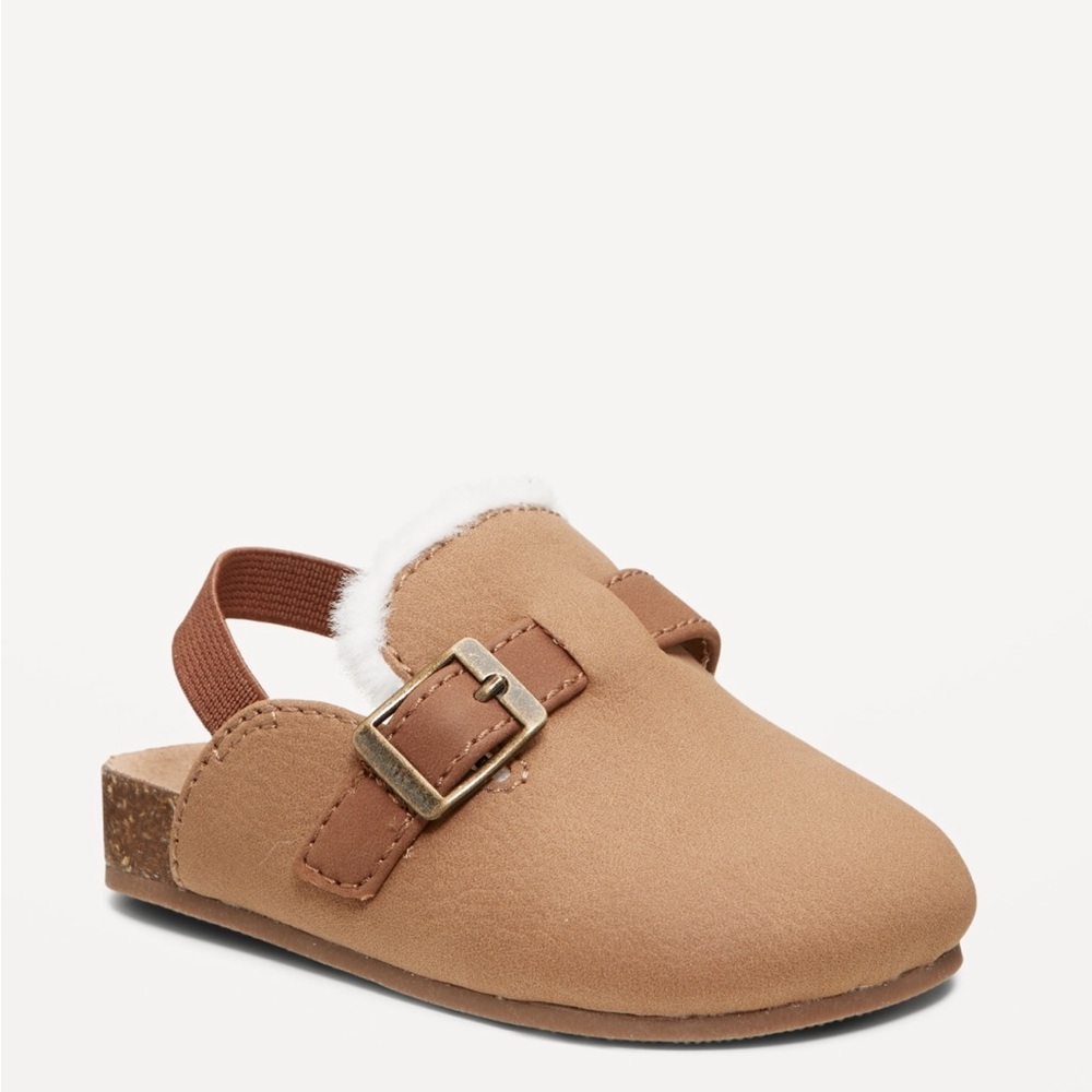 Old Navy buckle strap cozy fur sandals for baby